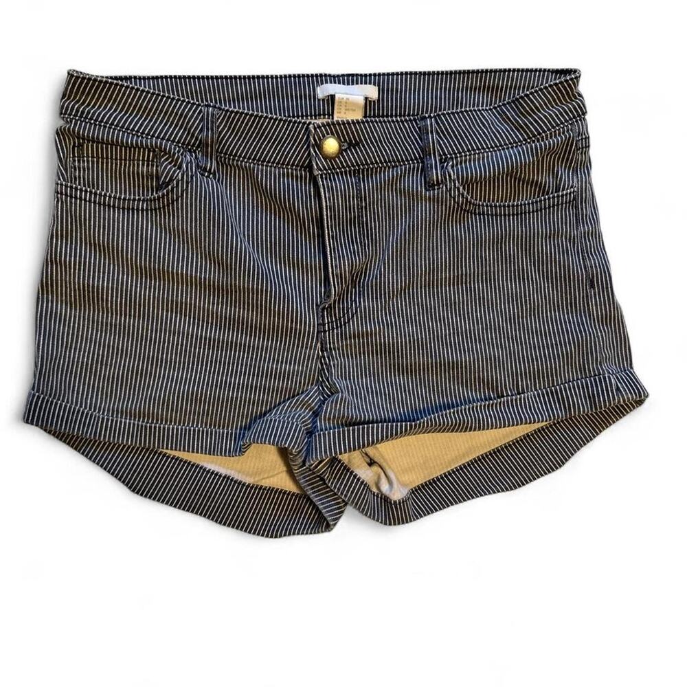 Blue and white striped hm